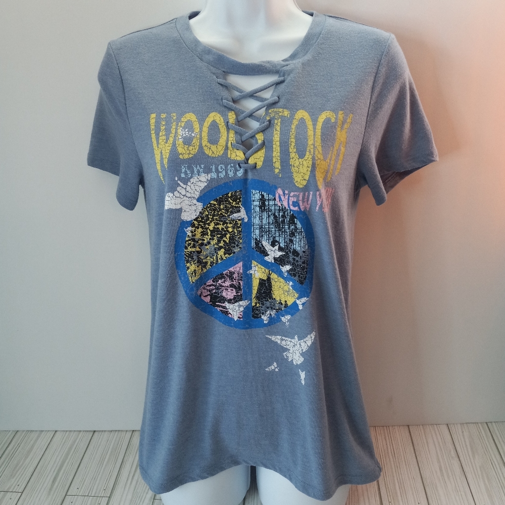 Jerry Leigh Woodstock Distressed Graphic Tee Size Small
